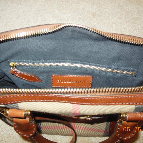 Burberry Orchard Bowling Handbag Bridle House Check pattern tan w/ original tags - Picture 3 of 16